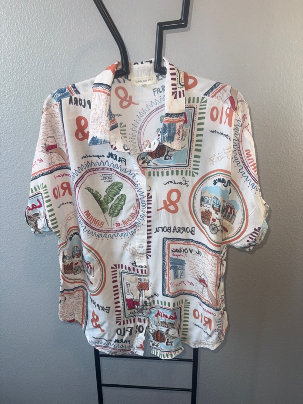 Sunburst Kiss Trave-Inspired Printed Button-Up Shirt in Cream, Red & Blue